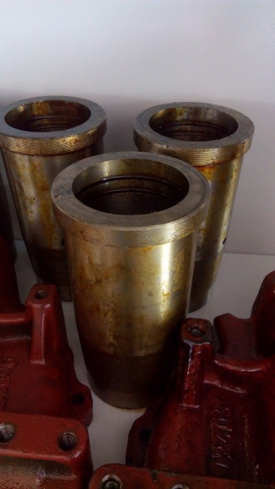 Гильза передней оси