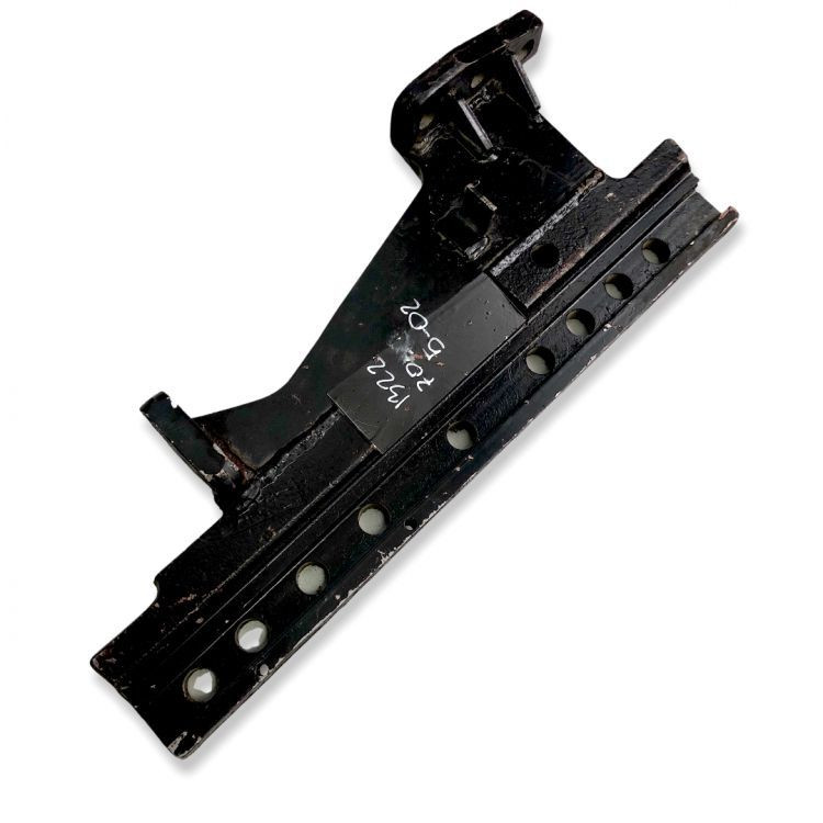 Боковина правая (литая) МТЗ-1221 — 1